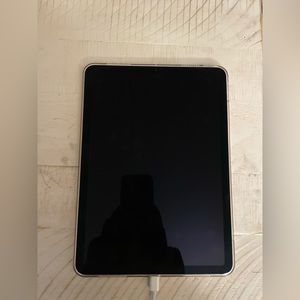 Apple iPad Air 5th Generation (Rose Gold)